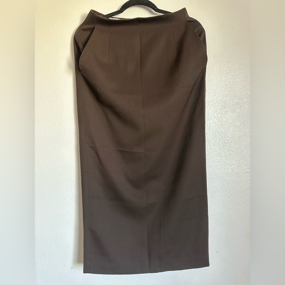 Rafaella Size 6 Brown Knee High Skirt With Pockets, Back Slit.